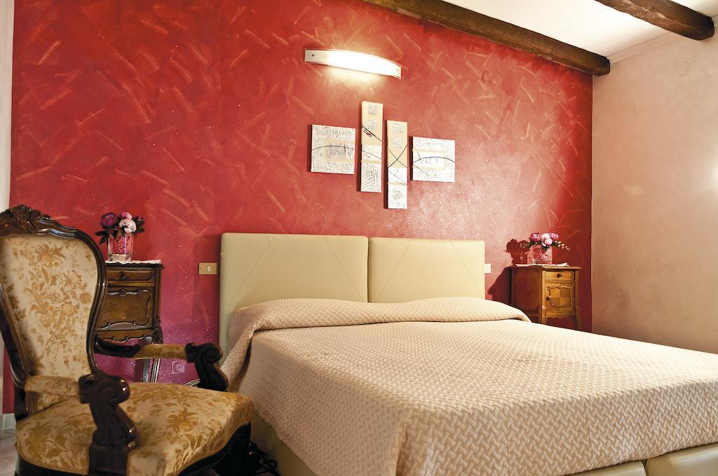 Leonardo'S B&B Аджерола Стая снимка